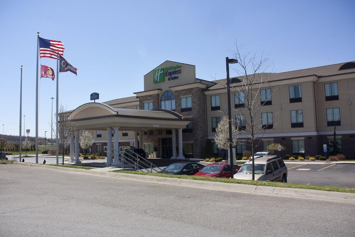Holiday Inn Express & Suites Youngstown West