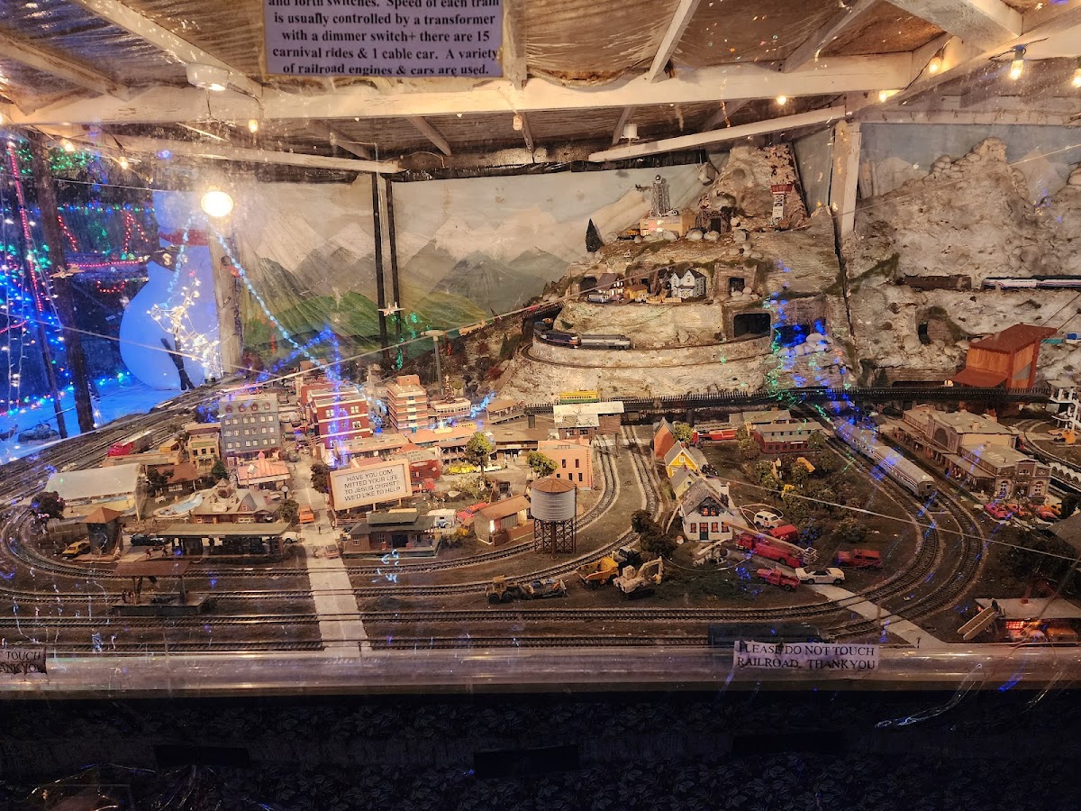 Oakdale Christmas Display